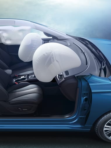 MG5 Black Interior Safety Features